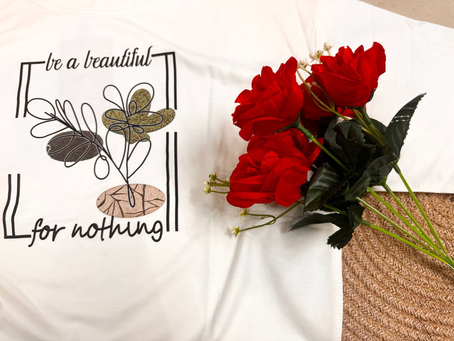 Zena White Graphic T-Shirt